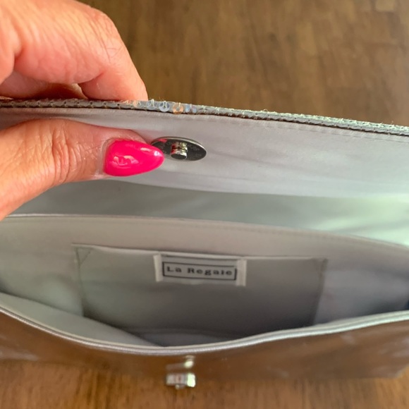 La Regale Evening Clutch Silver with Sequins - Picture 5 of 14